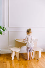 Load image into Gallery viewer, Ensemble demi-table et tabourets pour enfants kids half play table set with stools petit apprenti