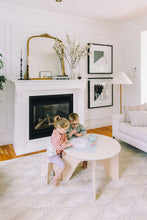 Load image into Gallery viewer, Ensemble table ronde et tabourets pour enfants kids round play table set with stools petit apprenti