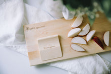 Charger l'image dans la galerie, petit apprenti wooden knife for kids children cutting knife toddler kitchen knife and cutting board couteau pour enfants