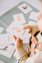 Load image into Gallery viewer, animals learning magnets learning cards for kids aimants d'apprentissage animaux cartes d'apprentissage pour enfants