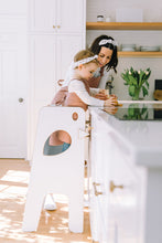 Charger l'image dans la galerie, petit apprenti pink modern children apron tablier enfant rose