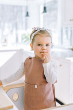 Charger l'image dans la galerie, petit apprenti pink modern children apron tablier enfant rose