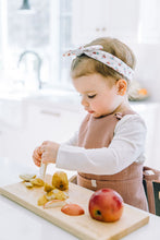 Charger l'image dans la galerie, petit apprenti pink modern children apron tablier enfant rose