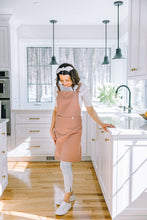 Charger l'image dans la galerie, petit apprenti pink modern adult mom apron tablier maman rose