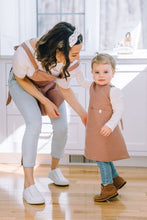 Charger l'image dans la galerie, petit apprenti pink modern children apron tablier enfant rose