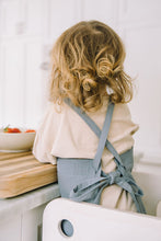 Charger l'image dans la galerie, petit apprenti slate gray modern children apron tablier enfant bleu ardoise
