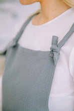 Charger l'image dans la galerie, petit apprenti slate gray modern adult mom apron tablier maman gris ardoise