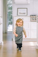 Charger l'image dans la galerie, petit apprenti slate gray modern children apron tablier enfant bleu ardoise