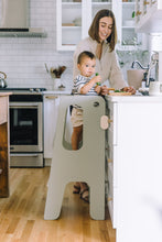 Charger l'image dans la galerie, petit apprenti tour d'apprentissage learning tower tour d’observation fabriquée au québec made in canada art easel observation tower 2-in-1 learning tower