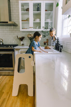 Charger l'image dans la galerie, petit apprenti tour d'apprentissage learning tower tour d’observation fabriquée au québec made in canada art easel observation tower 2-in-1 learning tower