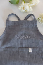 Charger l'image dans la galerie, tablier pour enfant avec broderie, custom embroidered apron for children, kids apron