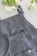 Charger l'image dans la galerie, tablier pour enfant avec broderie, custom embroidered apron for children, kids apron
