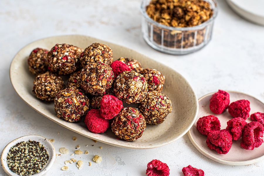 Boules d'énergie aux framboises par Émilie Murmure