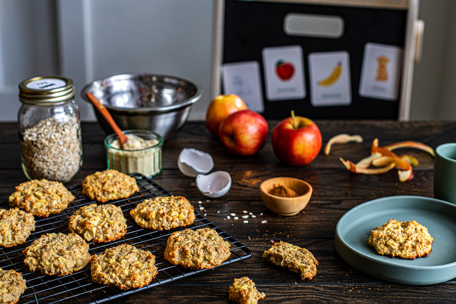 Chewy apple and oatmeal patties by Emilie Murmure