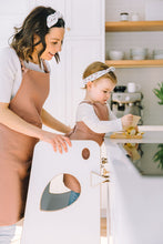 Load image into Gallery viewer, petit apprenti pink modern adult mom apron tablier maman rose
