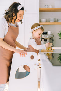 petit apprenti pink modern adult mom apron tablier maman rose