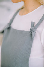 Load image into Gallery viewer, petit apprenti slate gray modern adult mom apron tablier maman gris ardoise
