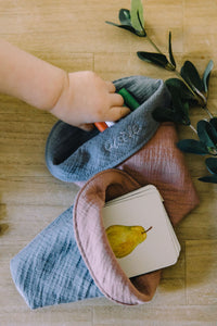 magnetic pouch to hold chalkboard chalks